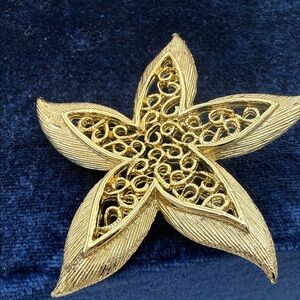 VTG Gerrys goldtone nautical filigree starfish brooch pin 2” costume jewelry